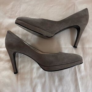 NWB St. John Classic Grey Serita Suede Heels - Sz 9
